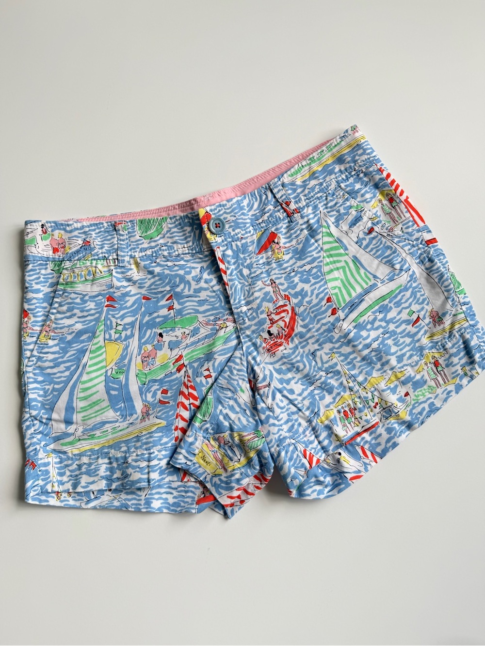 Lilly Pulitzer Callahan Short Size 6 Sketch Sailboat Scene 100% Cotton